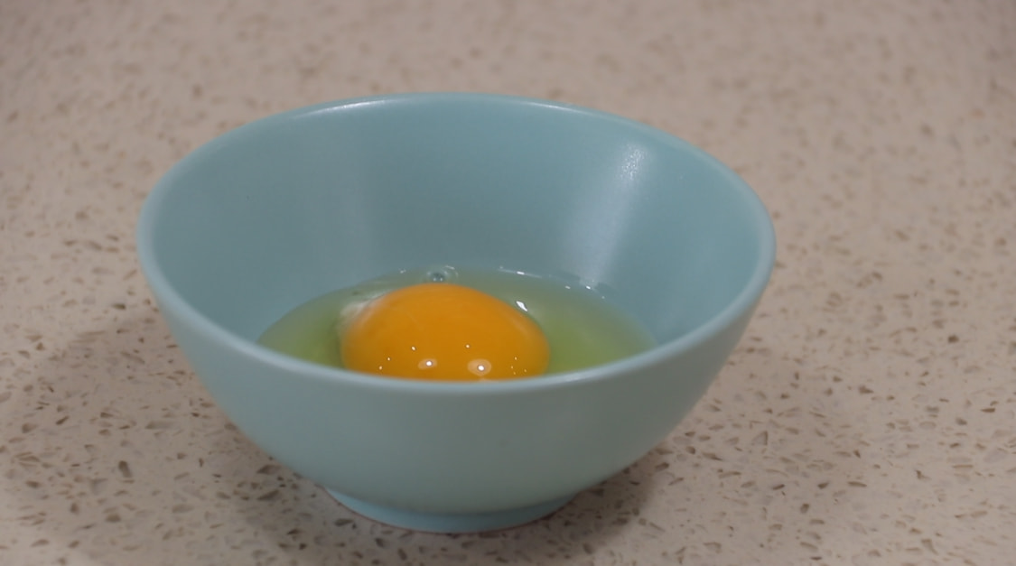 排骨又出新做法了，往里面淋1个鸡蛋，外酥里嫩，及早了解