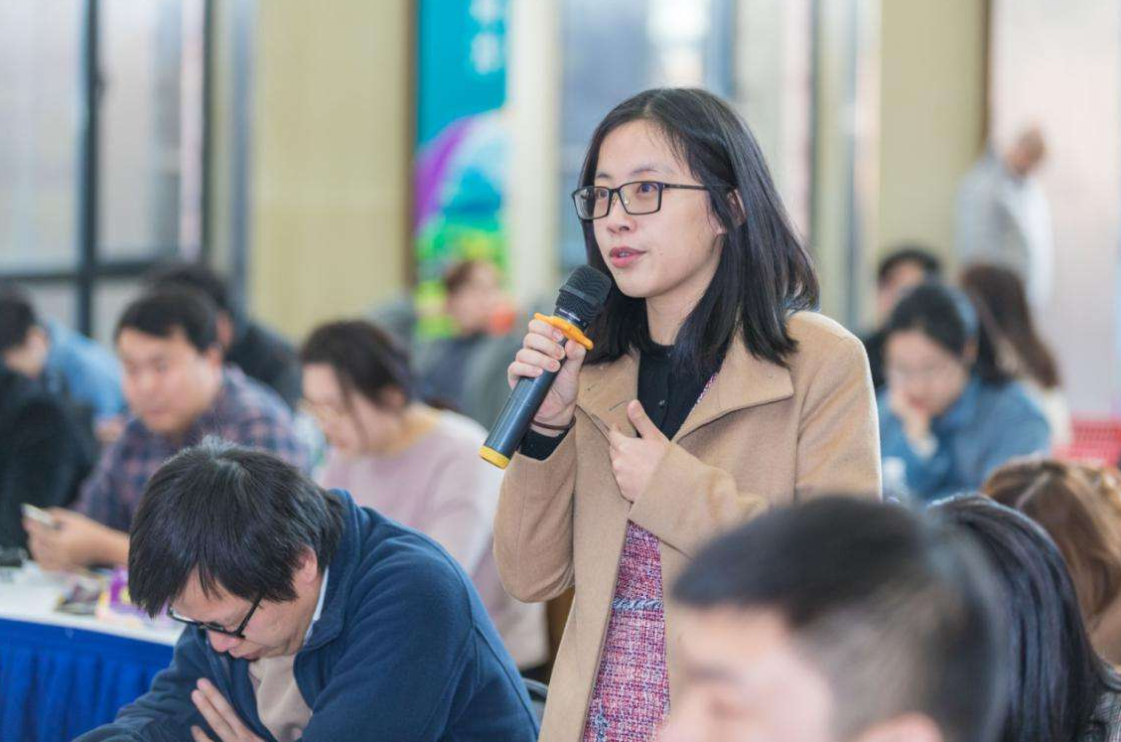 “严重饱和”的4个专业，看似前途无限，其实可能毕业等于失业