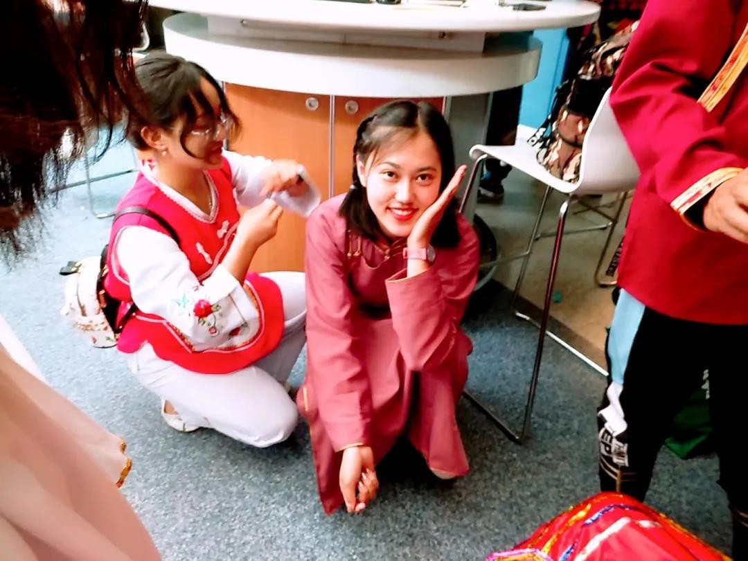 惊艳！湖北7位女神学霸：同年考入同所大学，如今全部考研985、出国深造！