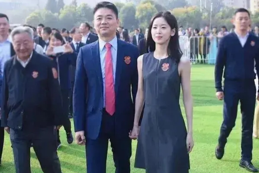 清华大学新晋校花，高考双料状元，能力样貌不输“奶茶妹妹”