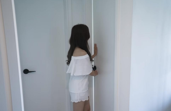 29岁买下520万的家，香港姑娘独居42㎡小窝，她说：一个人很满足