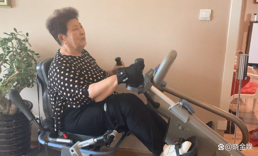 德德玛：越活越年轻，即便75岁高龄仍坚持每天“健身练声两不误”