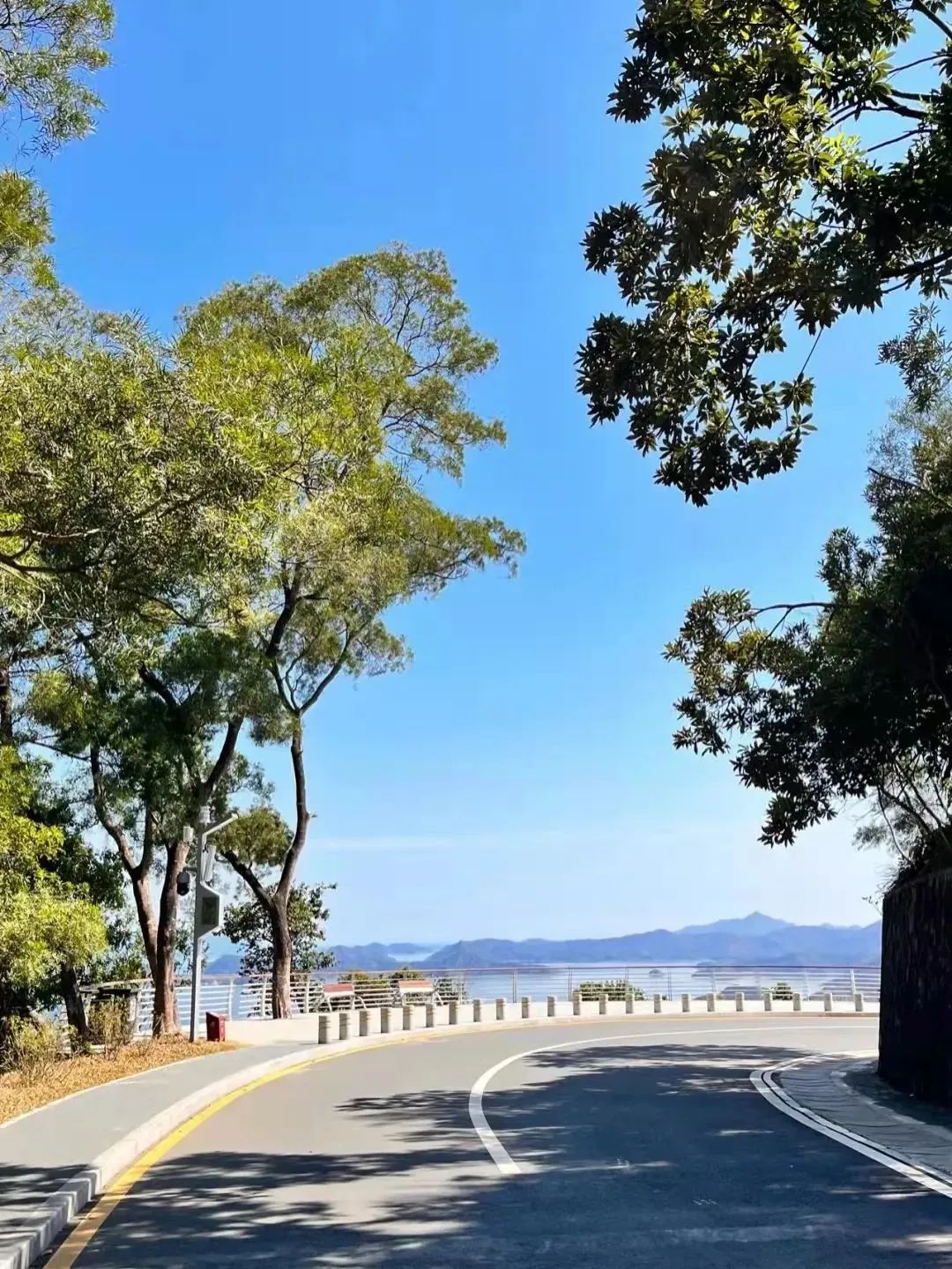 深圳周边两日游适合去哪里(深圳周边两日游适合去哪里爬山)