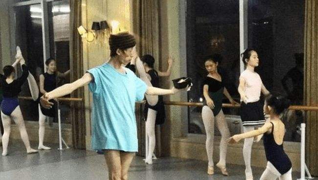 杨丽萍关门弟子郭冷：除了跳舞什么都不会做，年入百万却无人敢嫁