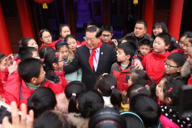 江苏母亲守寡54年，一连培养出13个博士，总结出15字的教子经