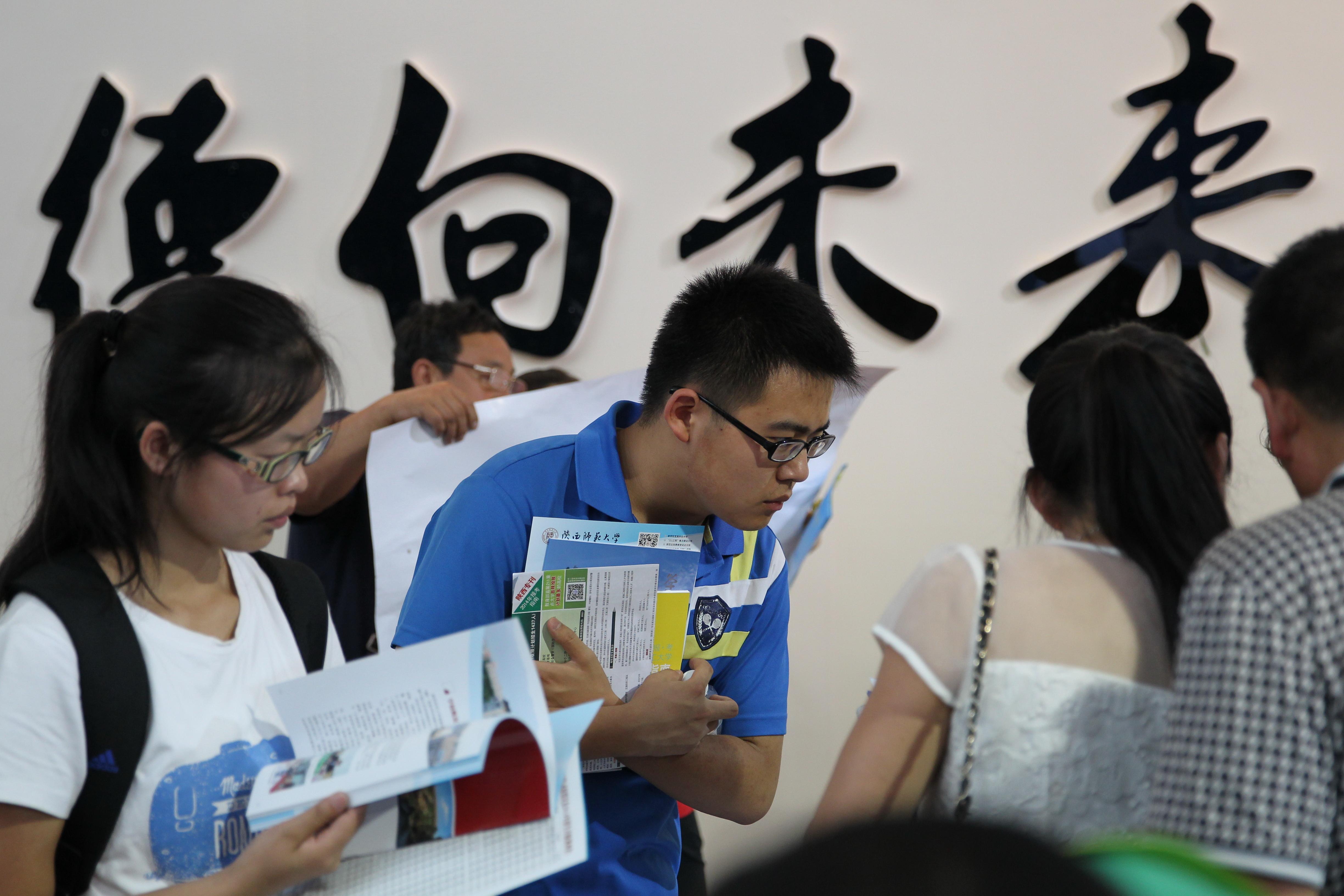 大学生“凡尔赛式”吐槽母校，抱怨在这上学很痛苦，网友却很羡慕