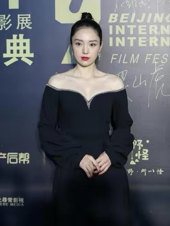 董璇高云翔离婚三年，两个人的生活，一个天上一个地下