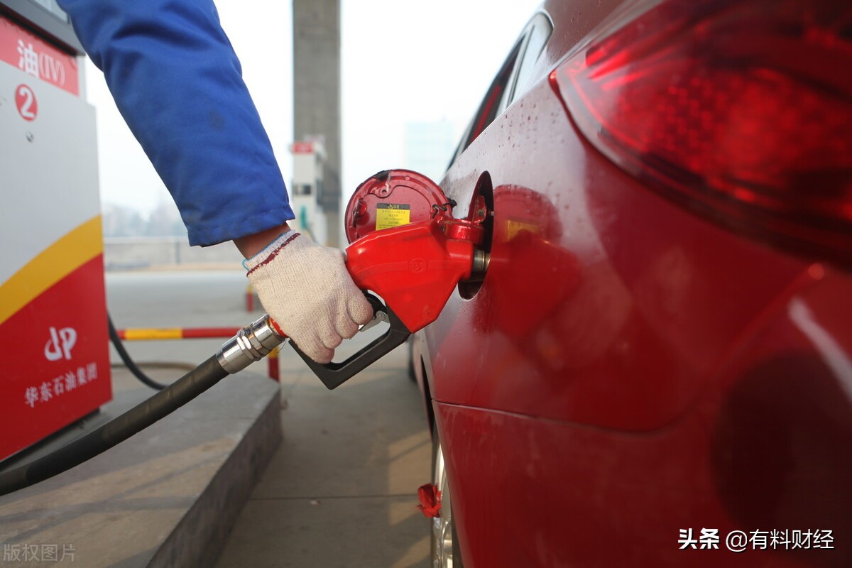 今日油价调整消息：2021年12月27日，调价后全国92、95号汽油价格