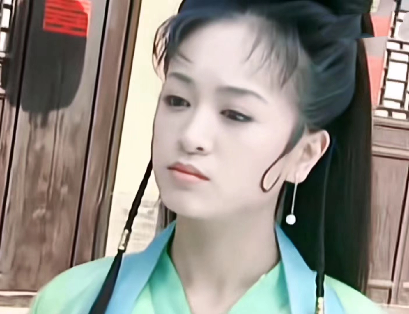 剧里土气十足的大妈，年轻时个个是风华绝代的大美人，差距太大了