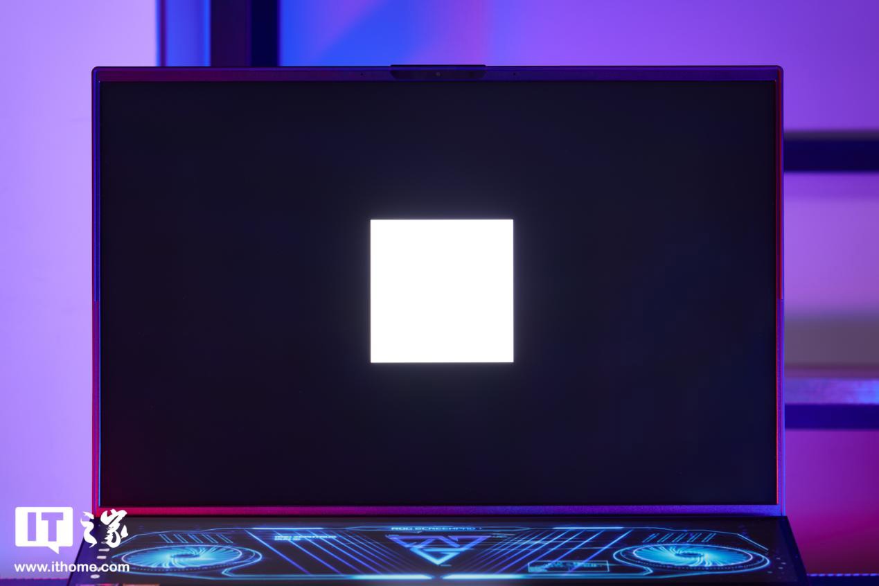 ROG 冰刃 6 双屏图赏：星云原画屏加持，双屏游戏本的终极形态