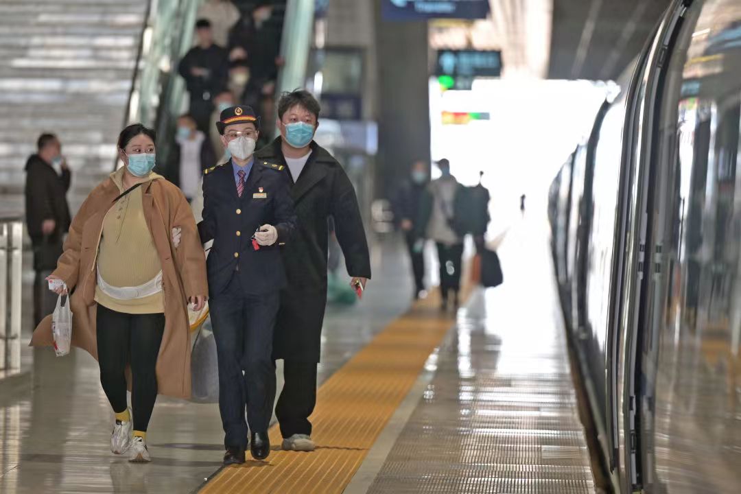 郑州铁路五一小长假运输今日启动