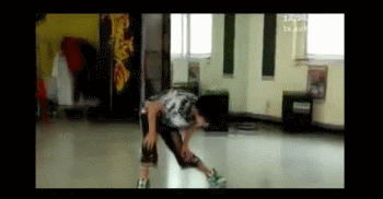 易烊千玺放弃国家话剧院入职：某些小镇做题家为何那么遭人反感？