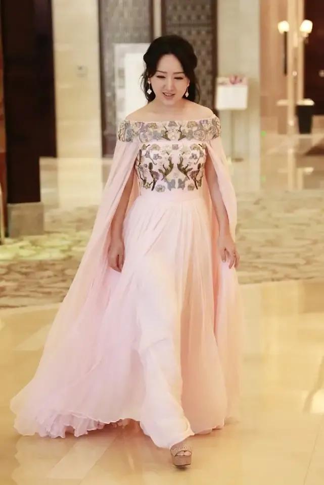 一代歌后杨钰莹