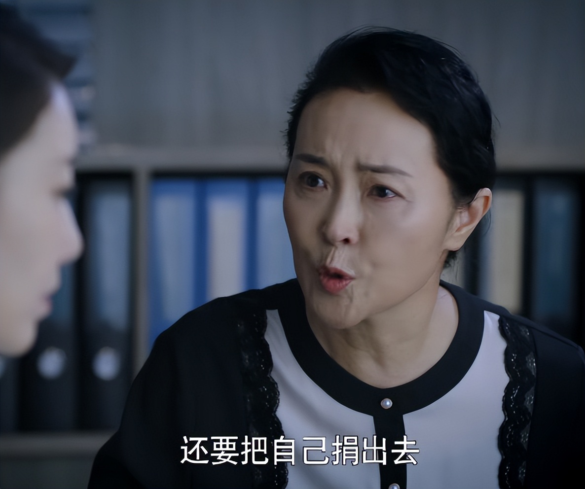 播出2集，收视率爆了！秦岚一出手，就给央视带来了“王炸”