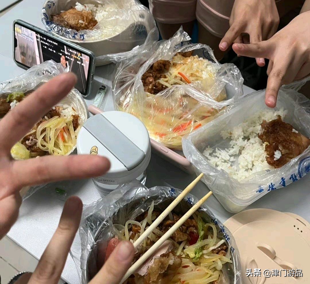 天津大学生确诊新冠，全校同学封闭管理，宿舍封寝生活如何？