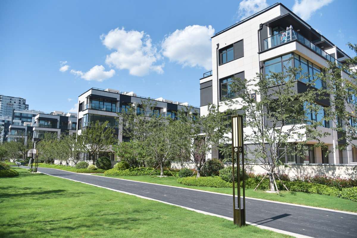 【黄岛房产资讯】海信花街小镇·维拉|品质兑现,迭新园林体验-青岛