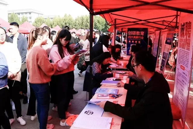 我国“供不应求”的5个专业，企业给30万年薪，还抢不到毕业生