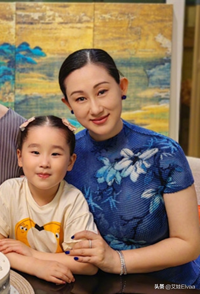 ����׿50�����գ����޴��������ĸ�̬�������࣬��Ů��ǧ����ף��