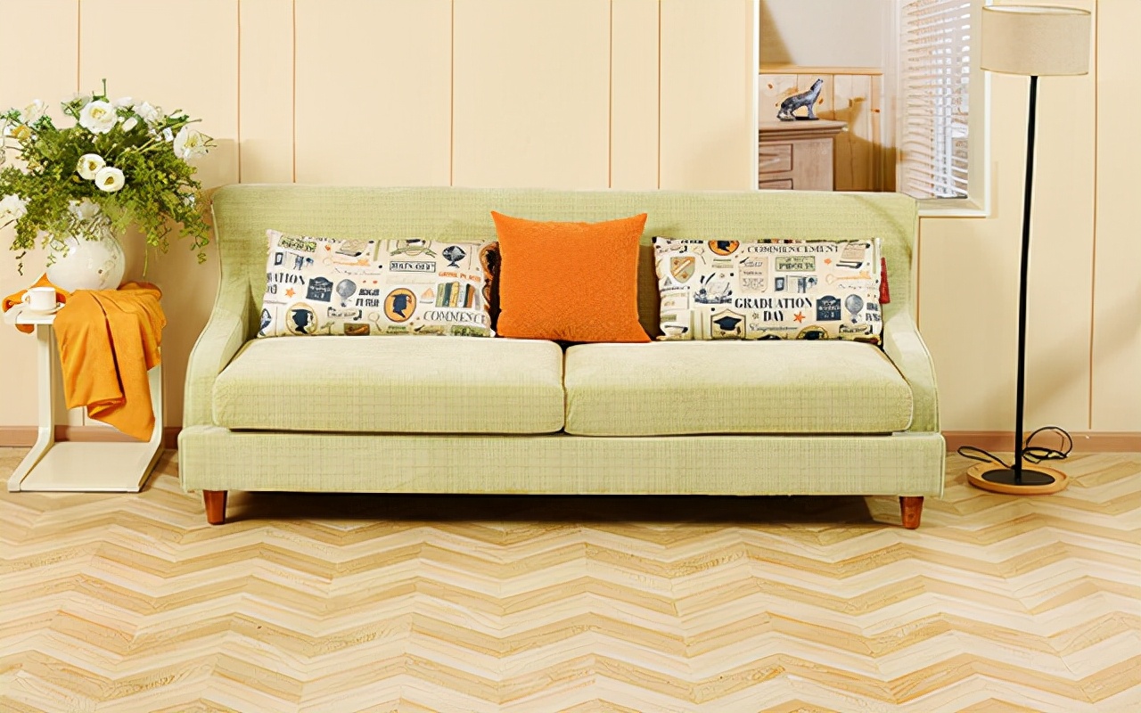 靠垫和沙发的搭配技巧 沙发抱枕图片欣赏
