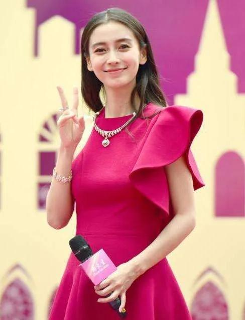 内娱的颜值担当一定是Angelababy