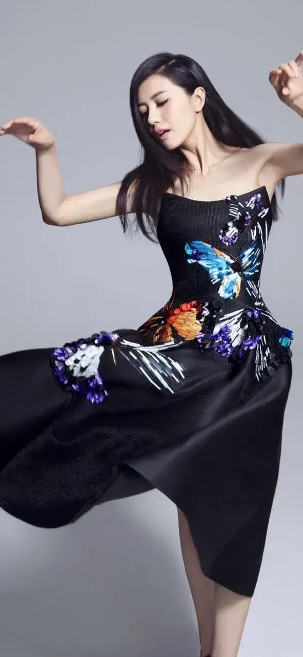 高圆圆：气质独特，优雅大方，唯美迷人