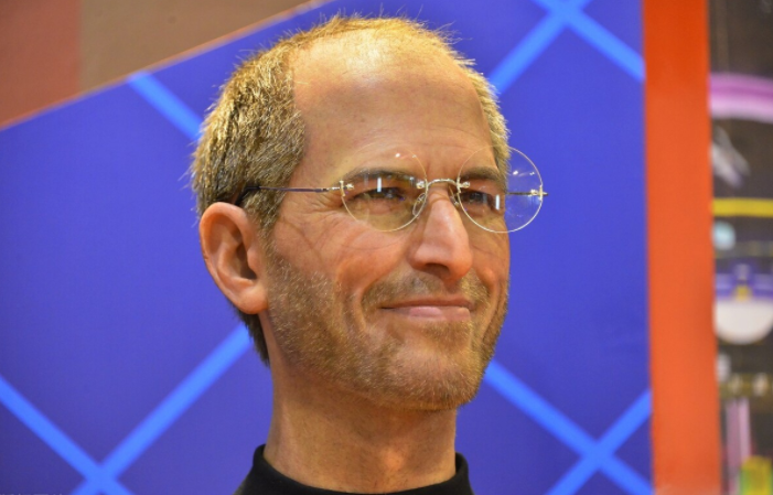 乔布斯56岁去世：抗癌8年花3亿，早期拒绝手术，想“饿死”癌细胞