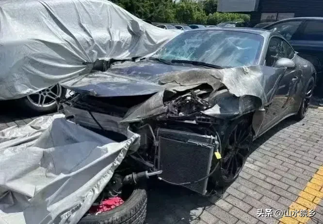 福建厦门，发生了一件让人大跌眼镜的事情，杨大哥买了一部豪华轿车价值一百多万