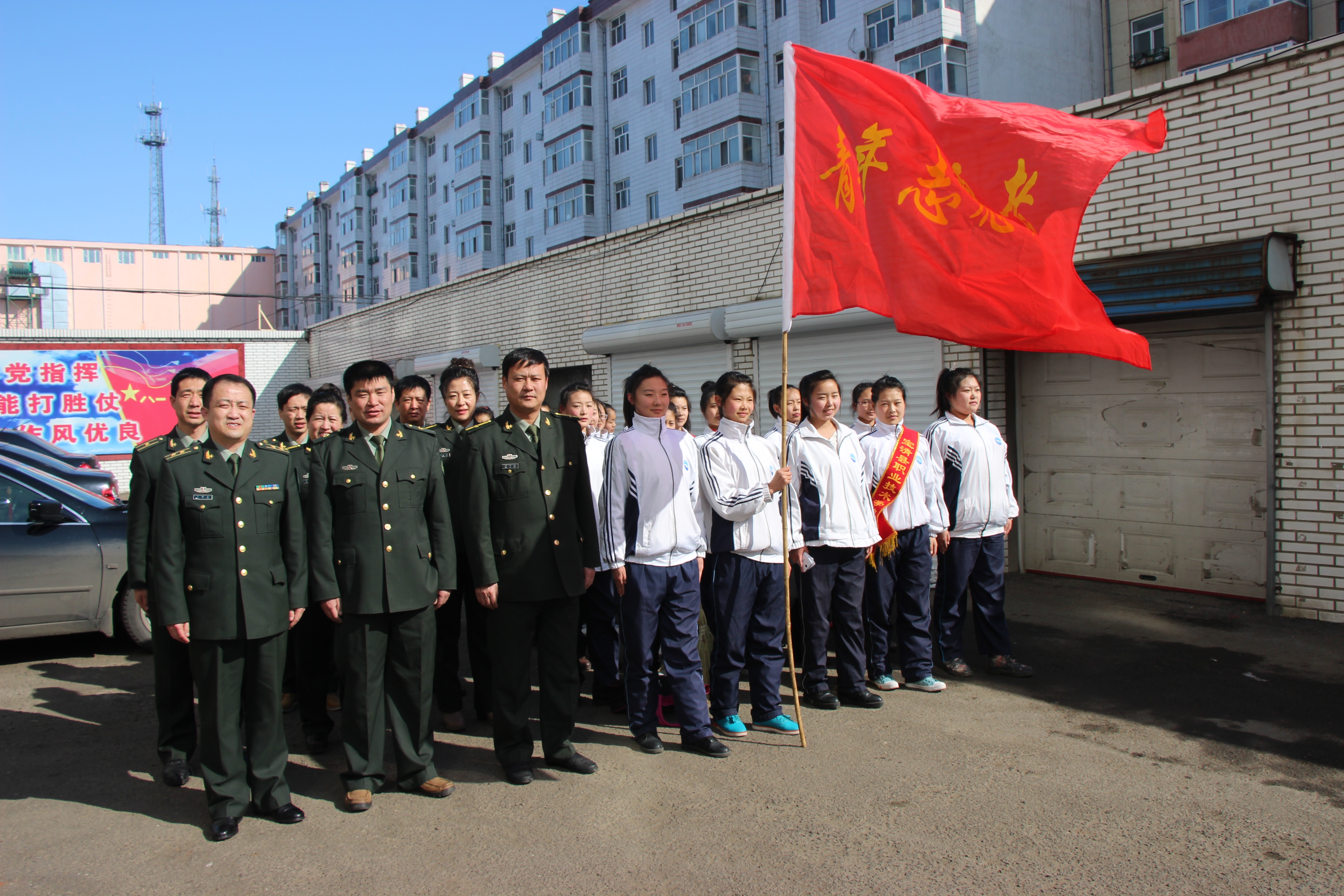 培养军事素质 磨练顽强意志