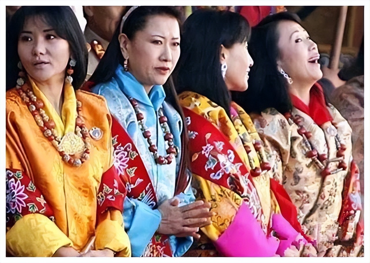 不丹最帅国王 17岁登位 娶同胞4姐妹生10个孩子 51岁退位享福 天天看点