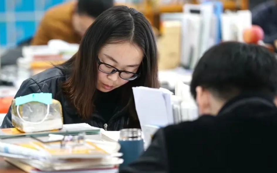 师范生成“倒霉蛋”？最难考学校前10名有7所师范，沦为考研炮灰