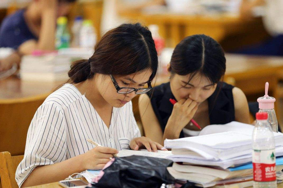 我国首批“3年制”本科生问世，虽节省1年，但学到的东西可不少