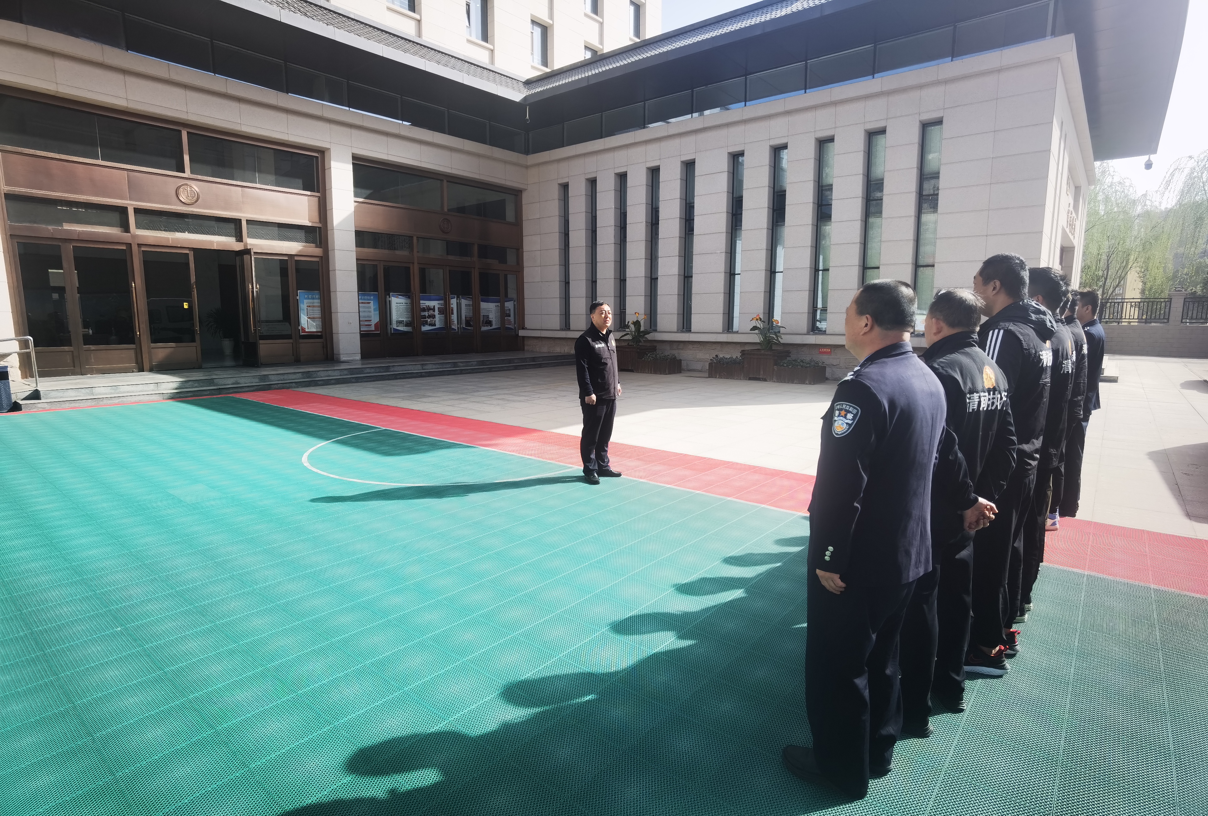 清涧法院“驼城春雨”专项执行行动拉开序幕