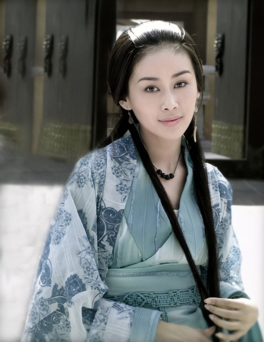 周扬:宝莲灯前传的三圣母,婚礼伴娘还是刘亦菲,出道19年却没火