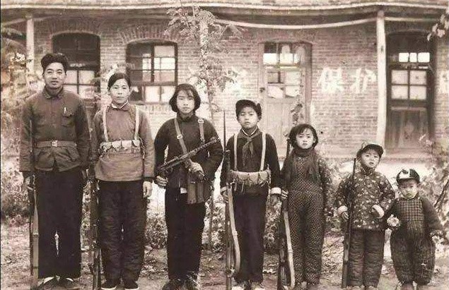 中国为什么要严令禁枪？从全民持枪到全国禁枪，枪支管控的那些事