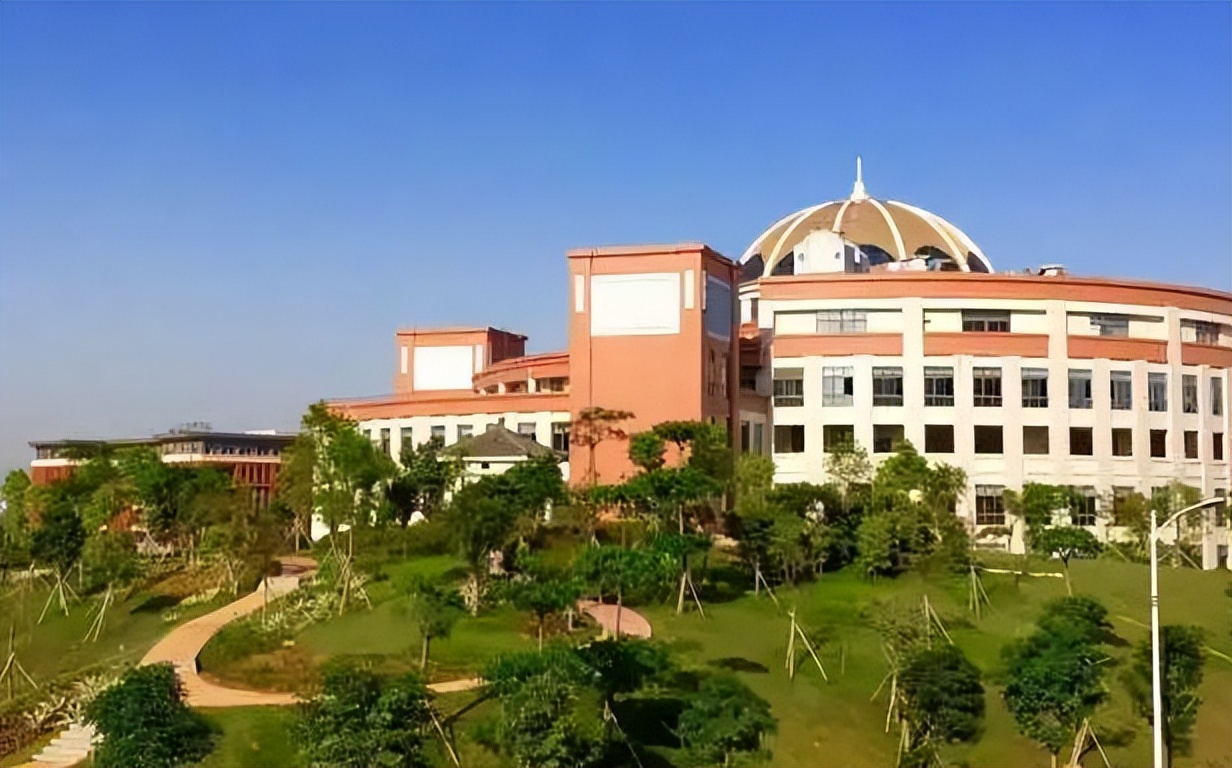 医科类高校排名最新更新：首都医科与榜首擦肩而过，广医大意难平