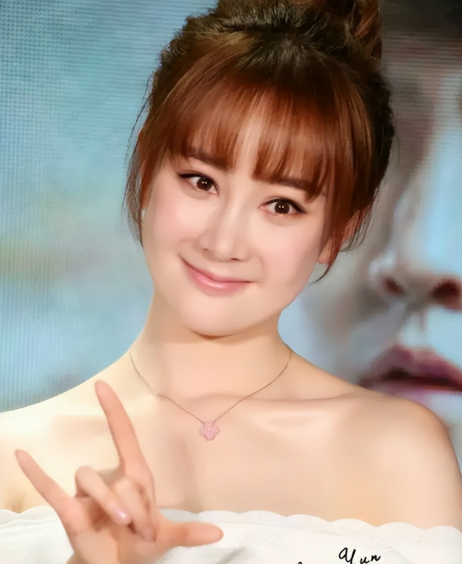 街头卖艺、卑微求职、卖货求生，这5位过气女星如今有多窘？