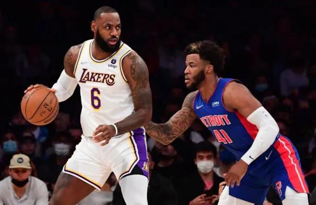 nba斯图尔特为什么不受欢迎(深度解读想要暴揍詹姆斯的斯图尔特，他其实只是想出名，不敢真打)