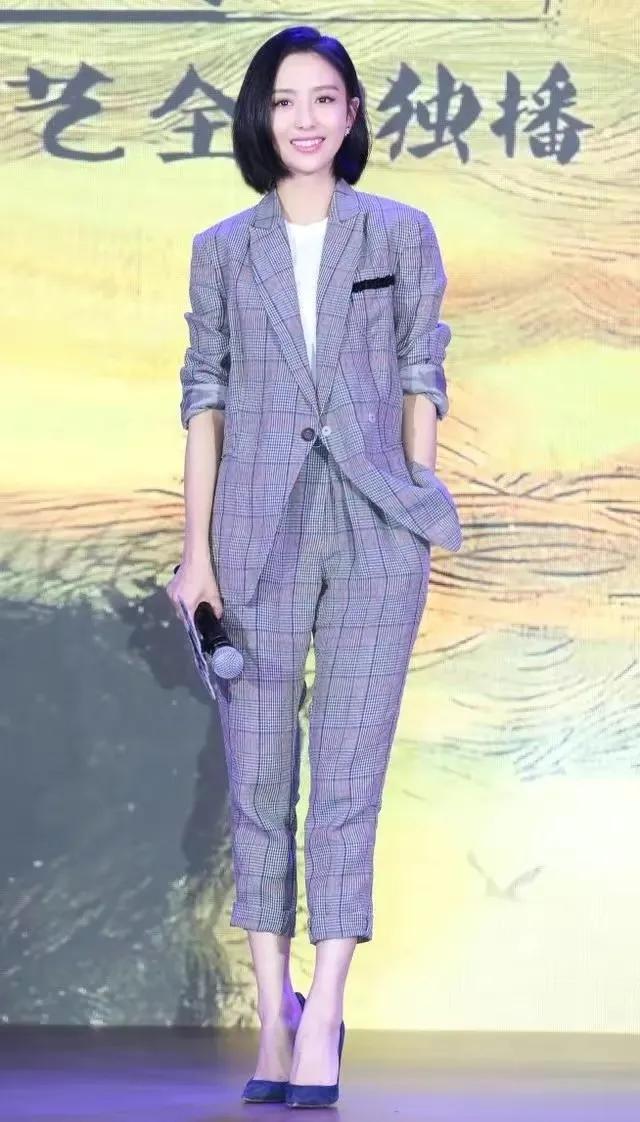 佟丽娅短发，气质优雅、清新靓丽、温婉迷人、明艳动人，太美了
