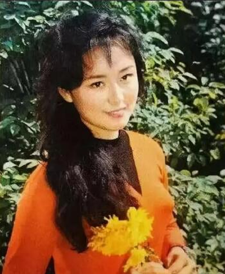 著名演员廖学秋：命运坎坷，年幼失双亲，离婚后独身40多年了