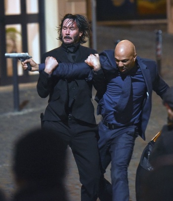 《疾速追杀2》出现的武器比第一部更多，大多数人都认不全