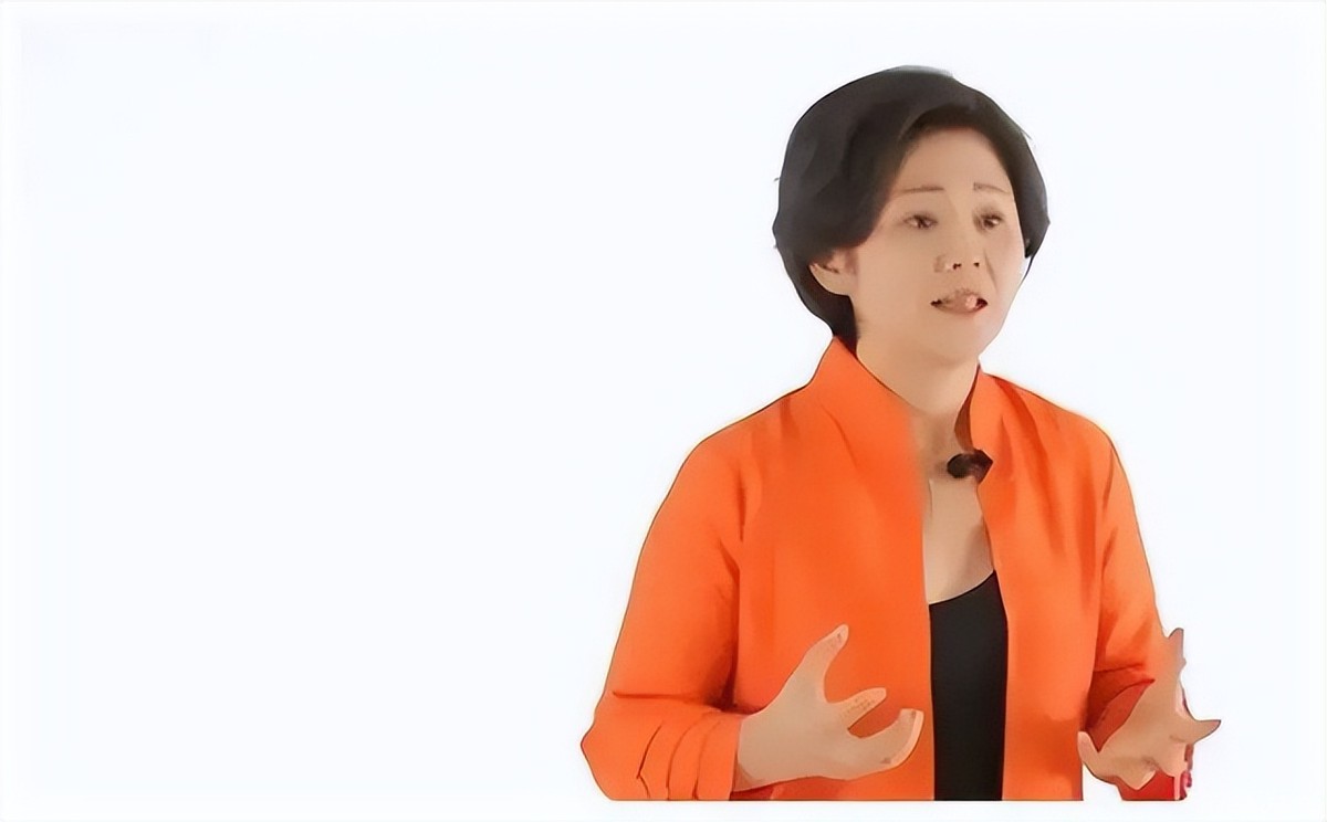 前央视主持患癌后，痛心反问：现在还有多少人过着我从前的生活