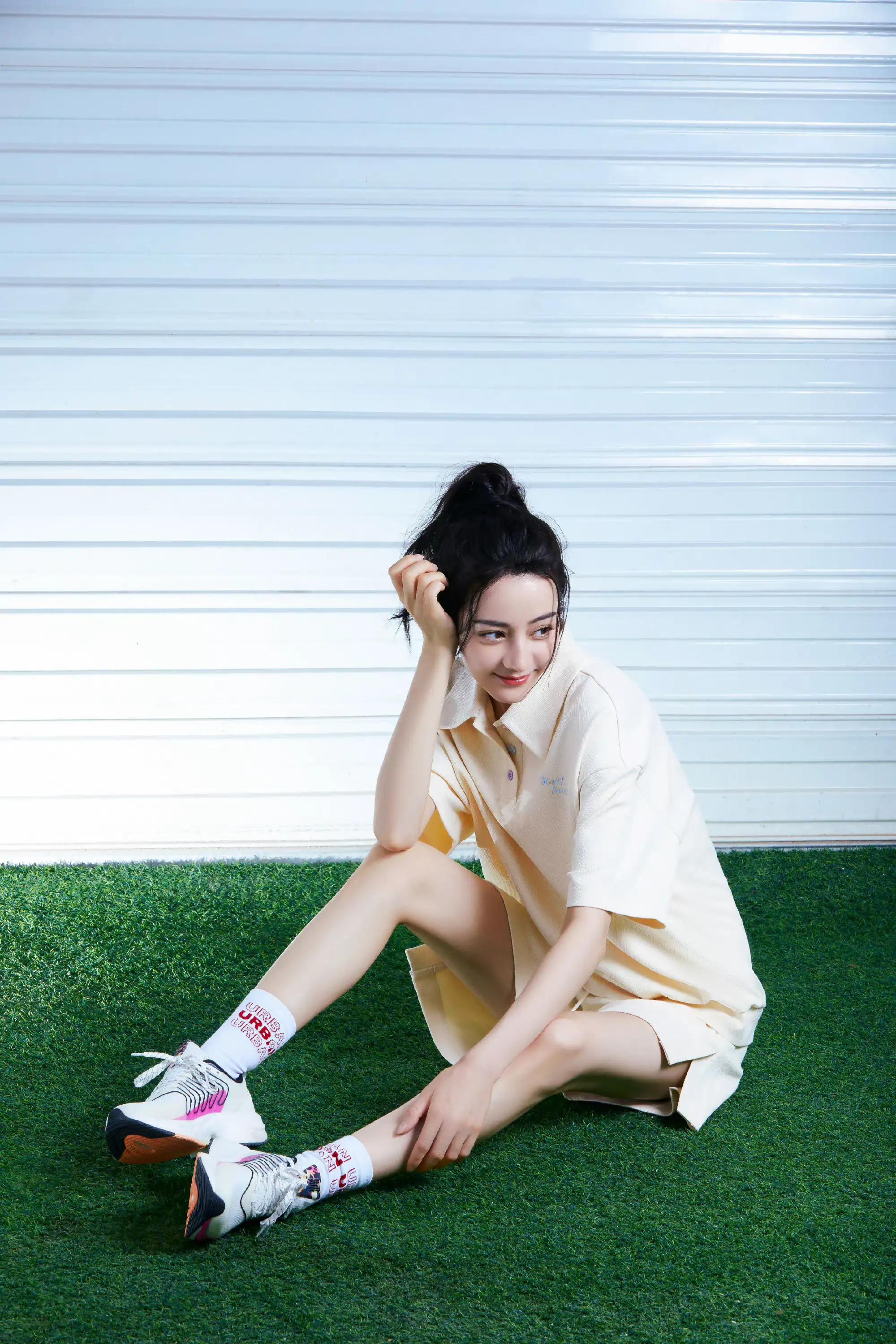 迪丽热巴半糖系列甜甜圈运动套装