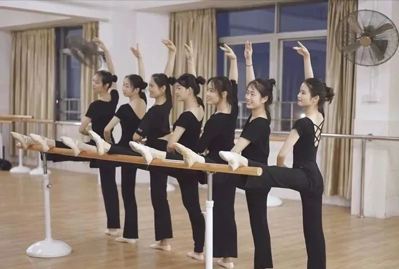 2022萌新必备攻略 | 带你畅游广州华立科技职业学院云浮校区