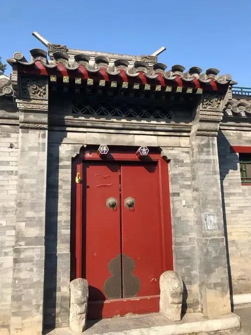 (图片来源于网络,侵权删)至于"门当户对"里的"户