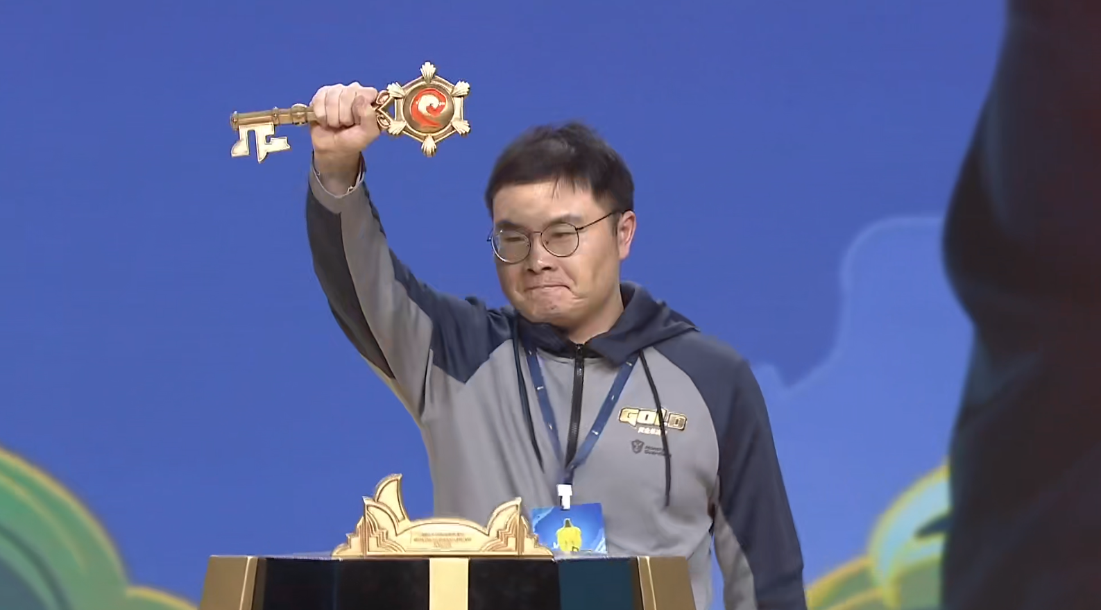 炉石传说黄金总决赛：啦啦啦获战棋组冠军，标准组水墨烬千年夺冠
