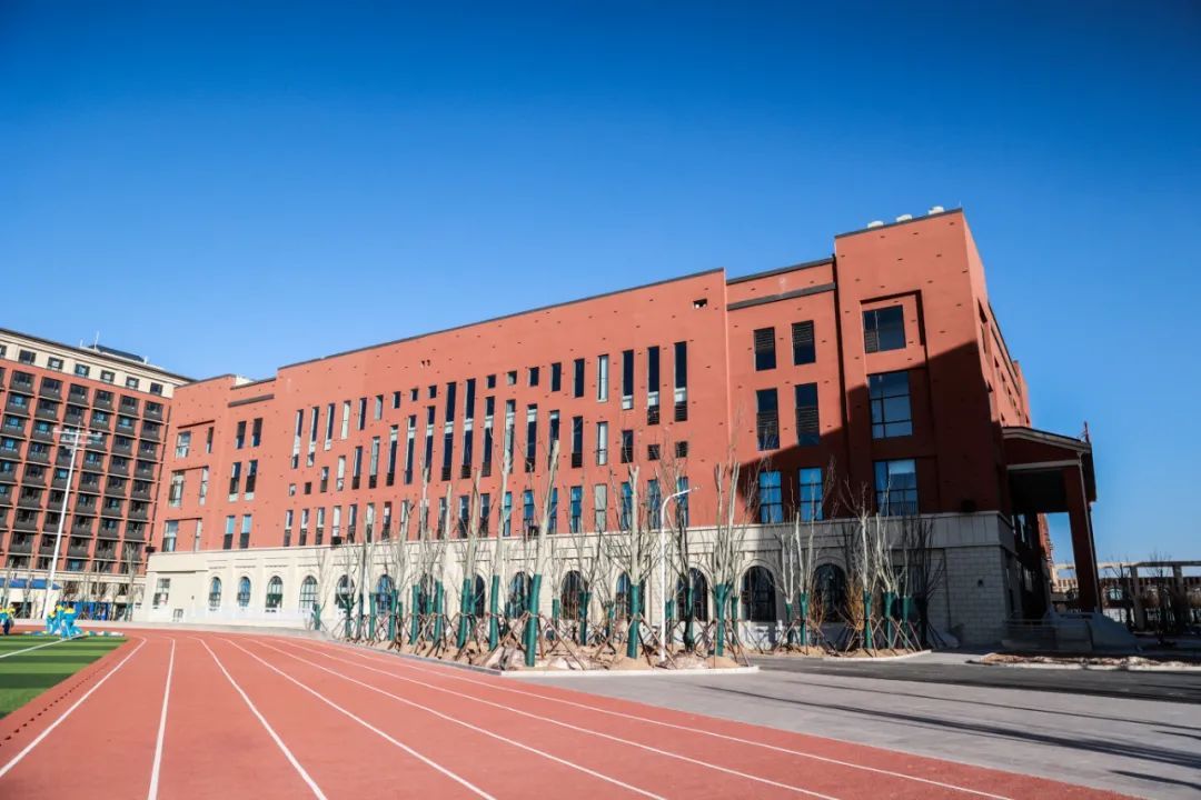 启臻奇遇记让我们一起云游校园吧