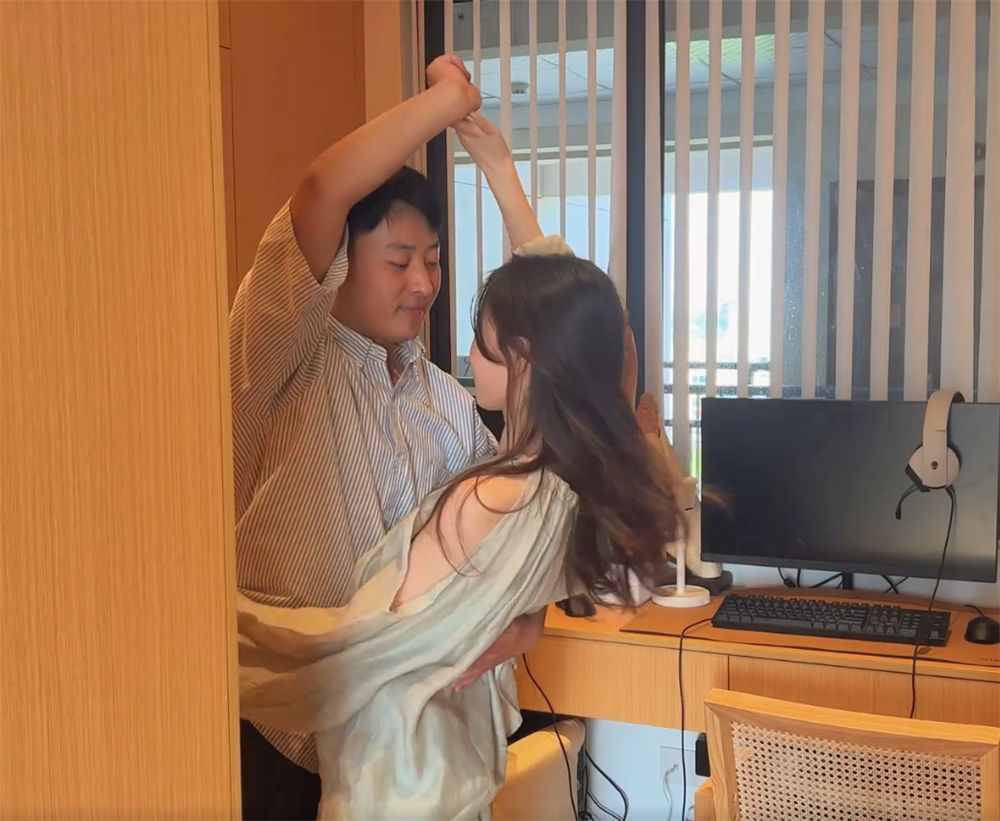 90后小夫妻买下婚房，亲自设计两室一厅毛坯房，装修前后差别太大