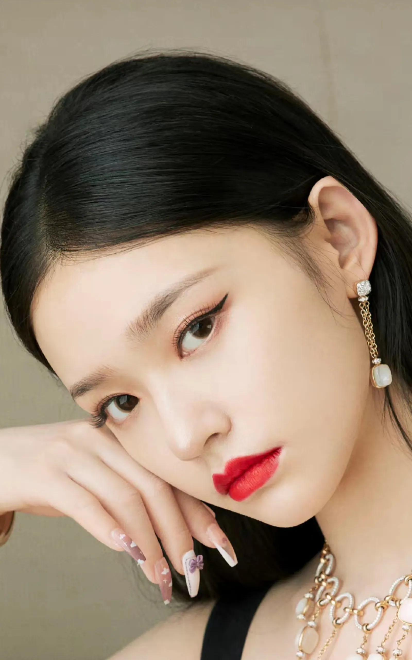 国内最顶尖的18位女星，你认为哪位是当之无愧的流量一姐？