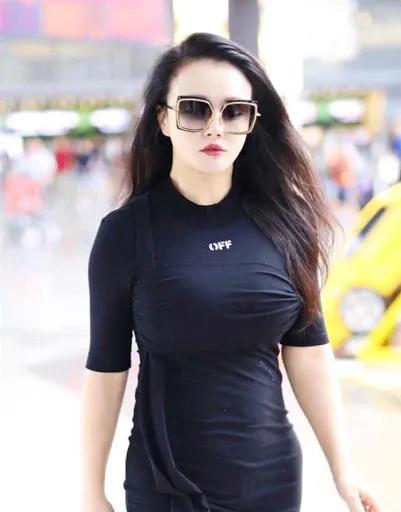 拳王妻子冉莹颖