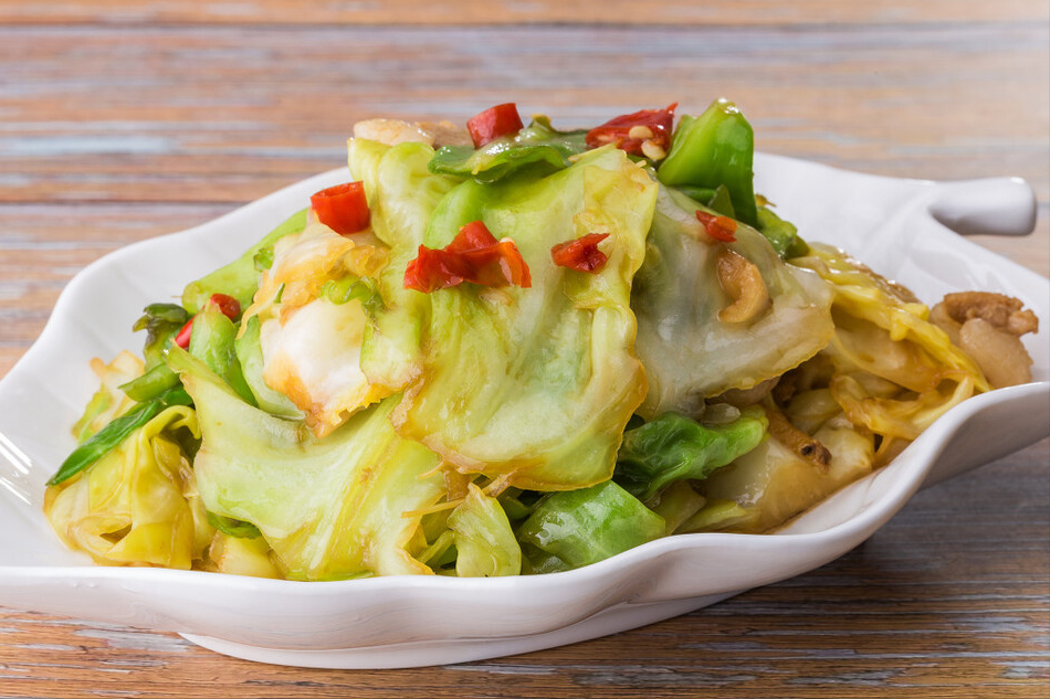 甘蓝菜怎么炒好吃做法(炒包菜) - seo葵花宝典